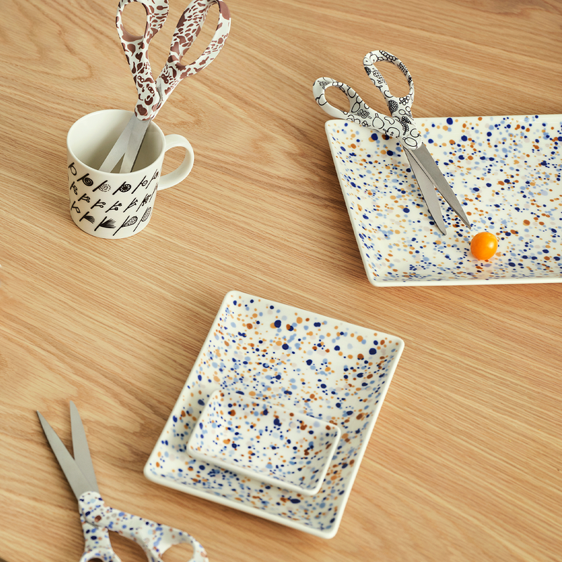 helle dotted blue salad plate