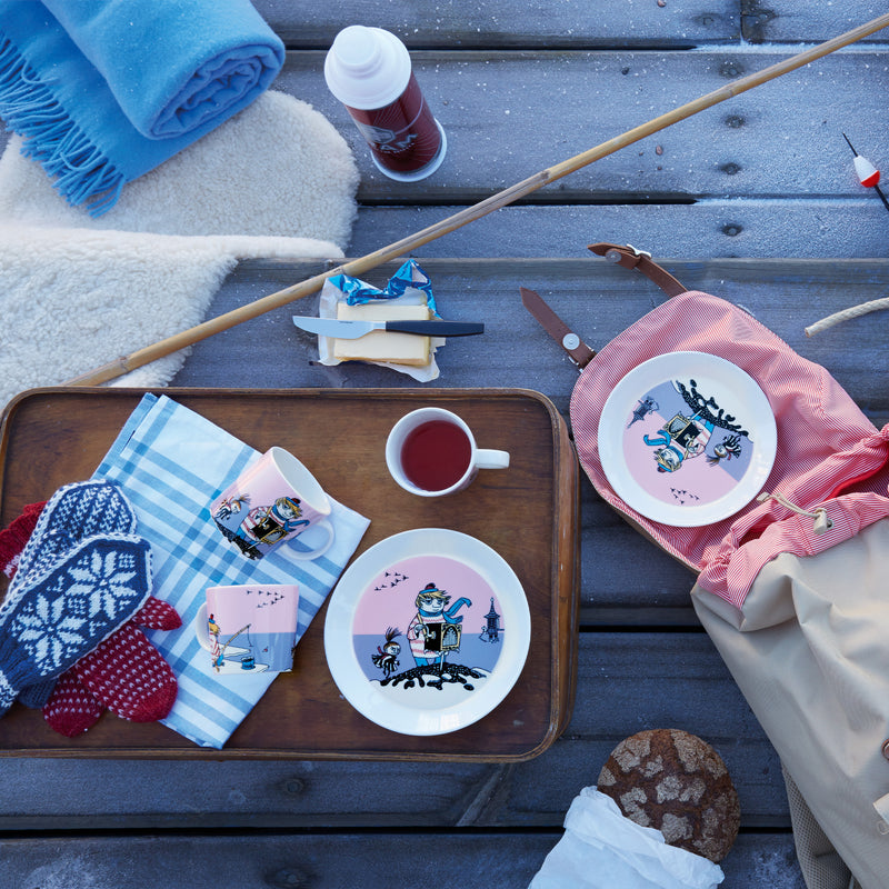 Arabia Moomin Plate Tooticky with winter picnic gear