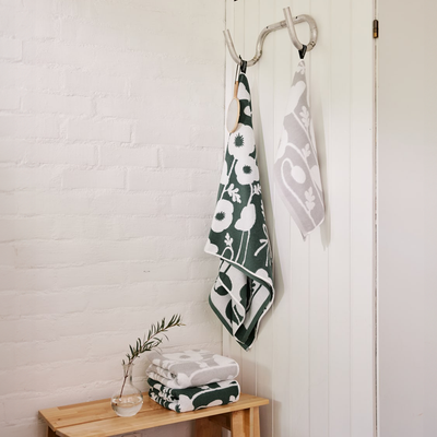 Finlayson Toive Towels in bathroom