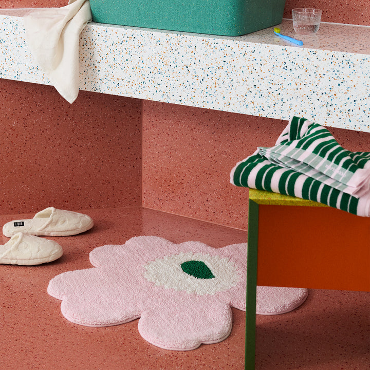 Marimekko Unikko Bath Mat, lt.pink/off-white/green – Touch of Finland