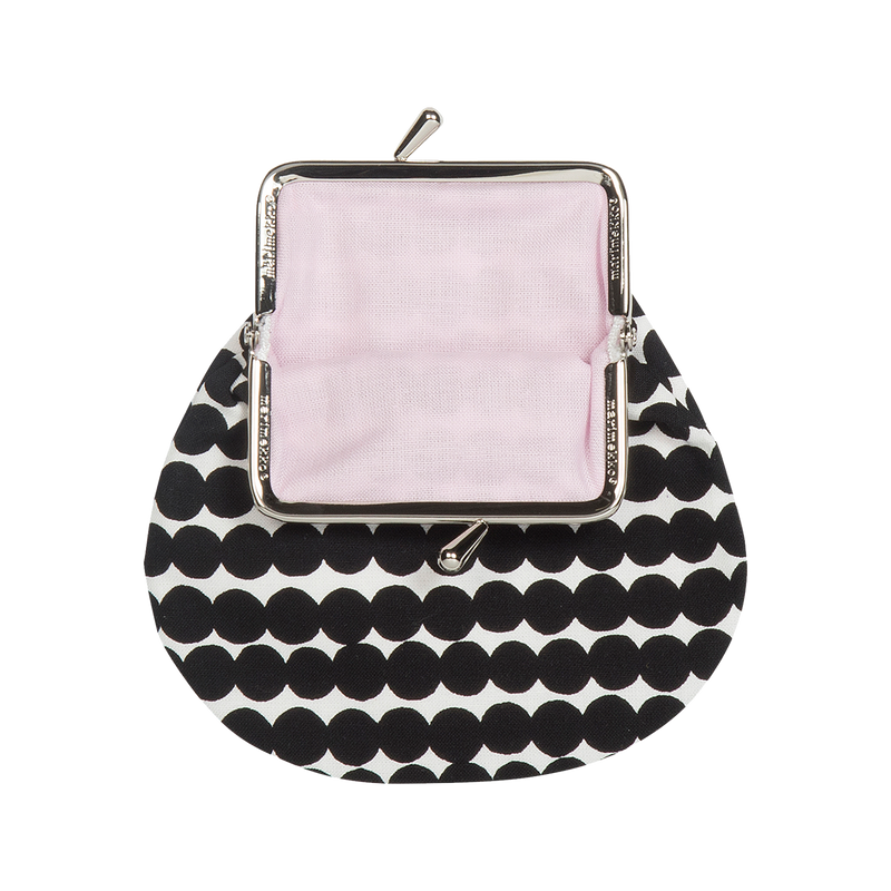 snap enclosure of Marimekko Räsymatto Small Coin Purse, white/black