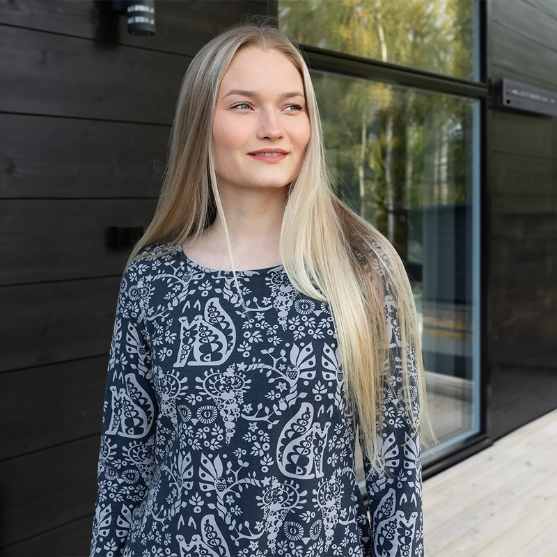 PaaPii Heija Tunic - Meilikki, grey lifestyle closeup