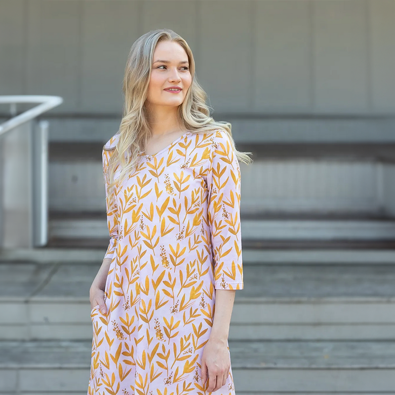 PaaPii Saimi Dress - Grasslands, red lifestyle steps