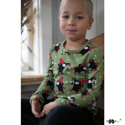 young boy wearing PaaPii Uljas Elf Shirt