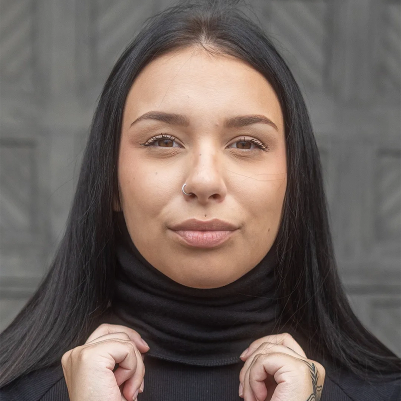 Paapii Tube Scarf - black lifestyle