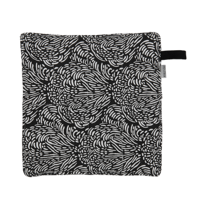 Pentik Jäkälä Black / White Pot Holder