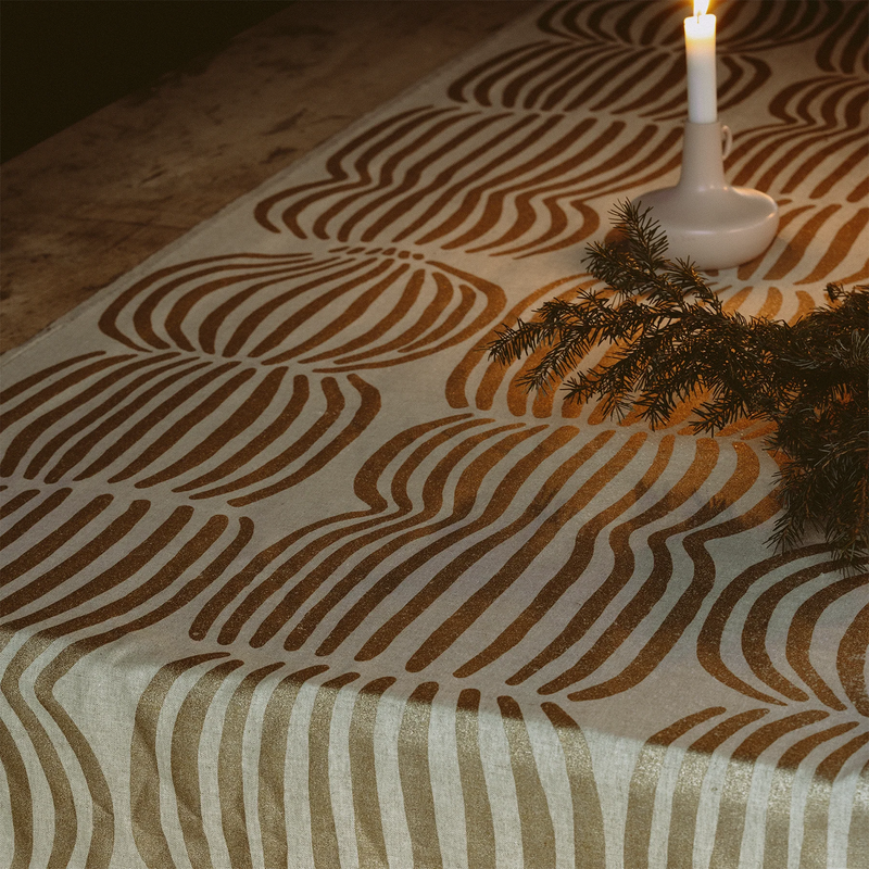 Pentik Vilja Gold / Linen Table Runner lifestyle