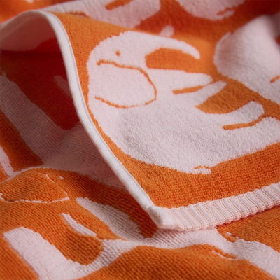 elefantti hand towel lifestyle