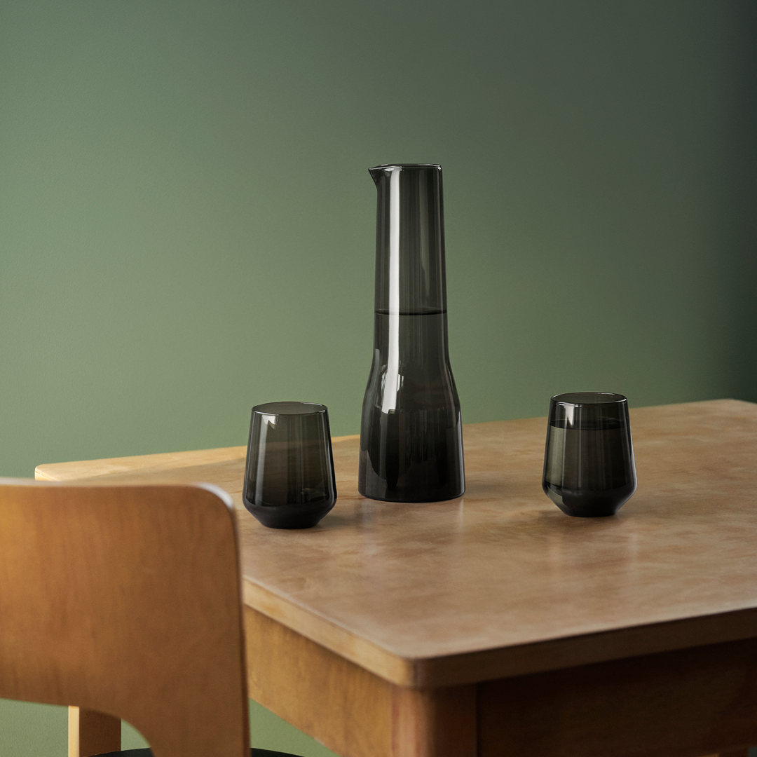 iittala Essence Dark Grey Carafe – Touch of Finland