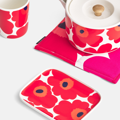 Marimekko Unikko red dinnerware tea set