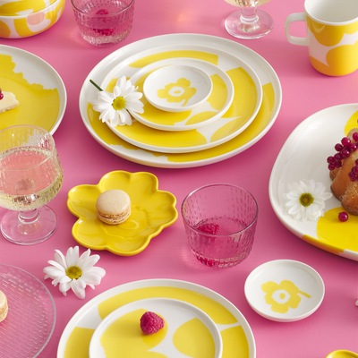 marimekko spring dinner setting