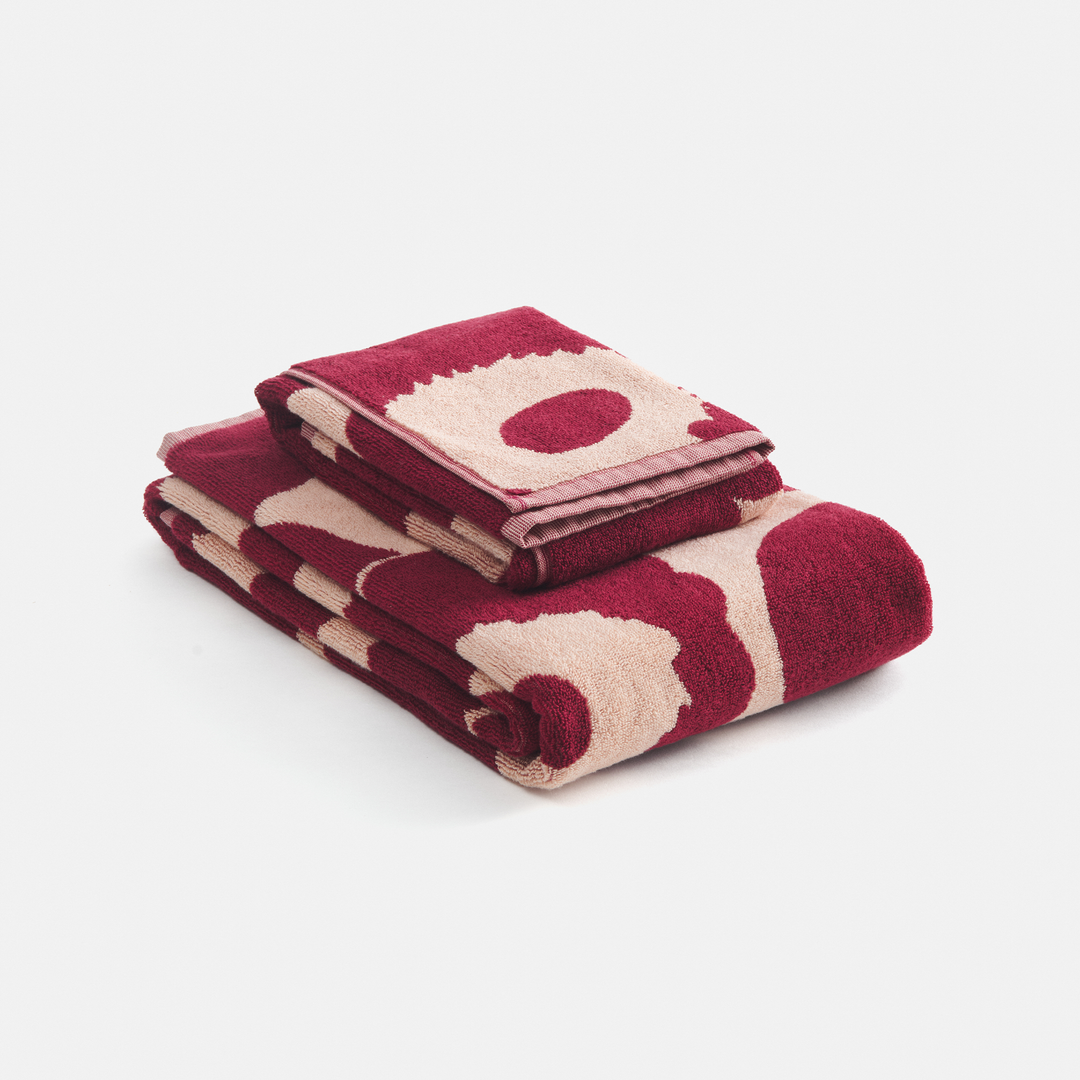 【新品　未使用品】marimekko  116〜122 綿100% かわいい Marimekko Unikko Bath Towel, pink/dk.cherry – Touch of Finland