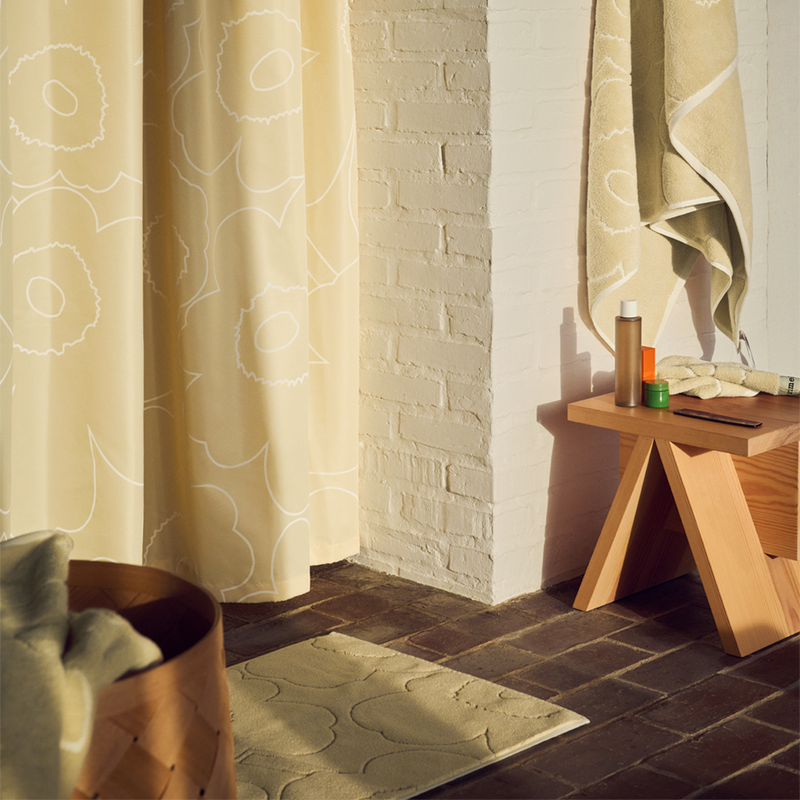  straw color bath decor