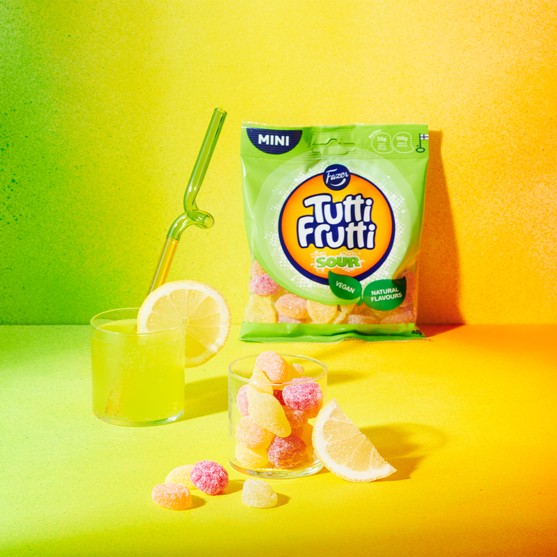 sour gummies in glass
