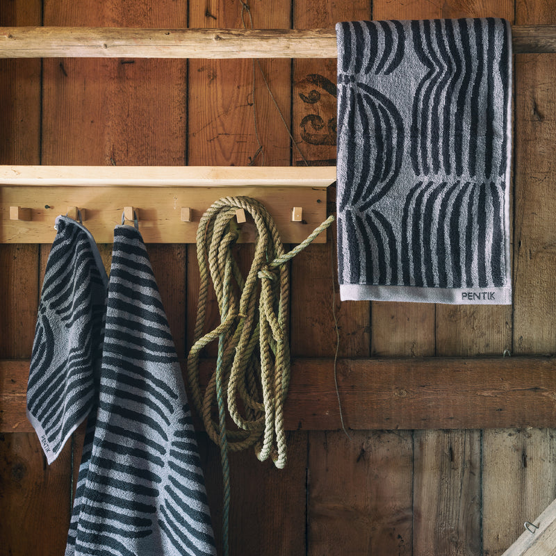 Pentik Vilja Black towels in sauna
