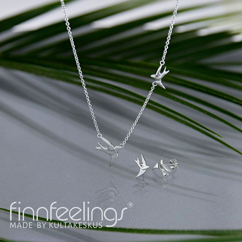 Finnfeelings Swift Silver Earrings and necklace set