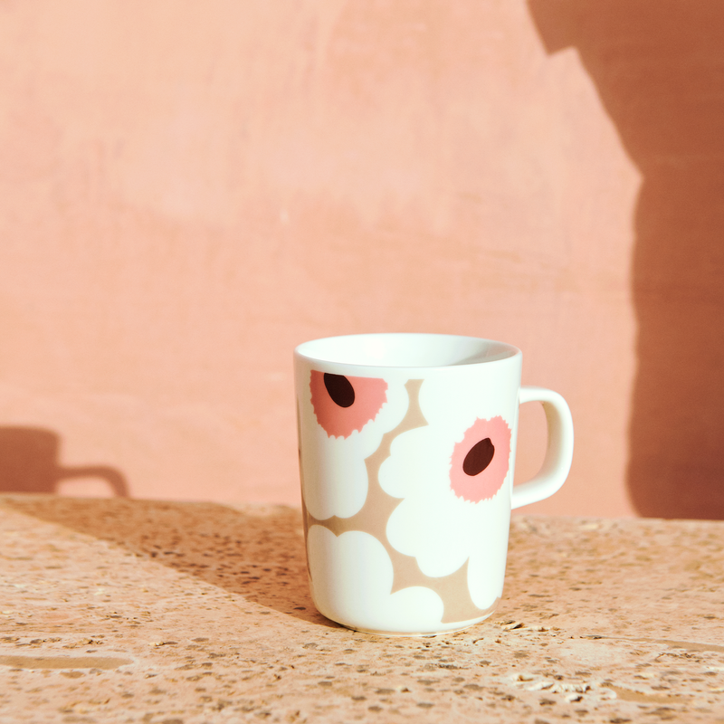 Display of Marimekko Unikko Mug, white/beige/pink