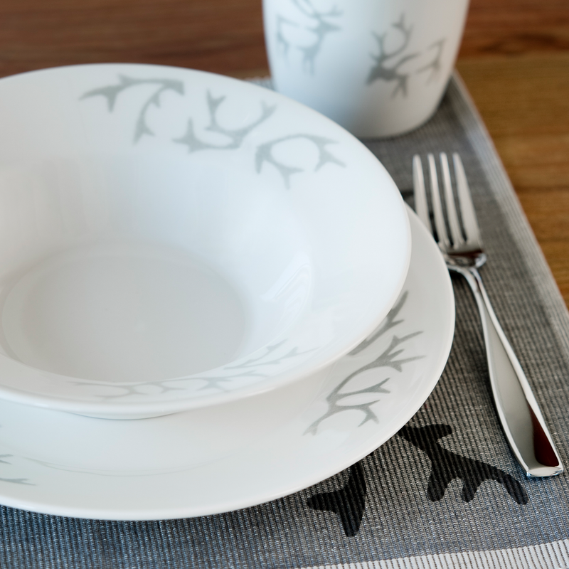 Place setting of Pentik Saaga dinnerware