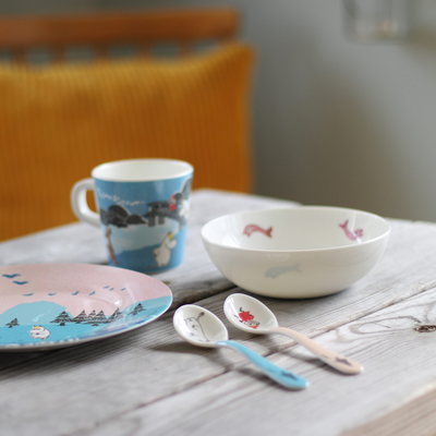 Table setting display of Rätt Start Moomin Forest & Lake Children's melamine dinnerware